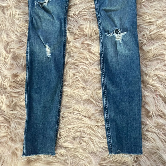Hollister - Medium Wash Distressed Denim ‘High Rise Super Skinny’ Jeans - Picture 4 of 8